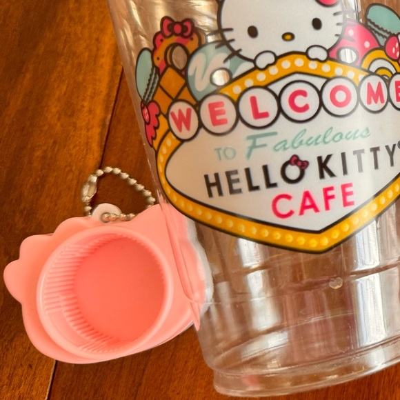 HELLO KITTY assorted pieces. - Picture 12 of 17